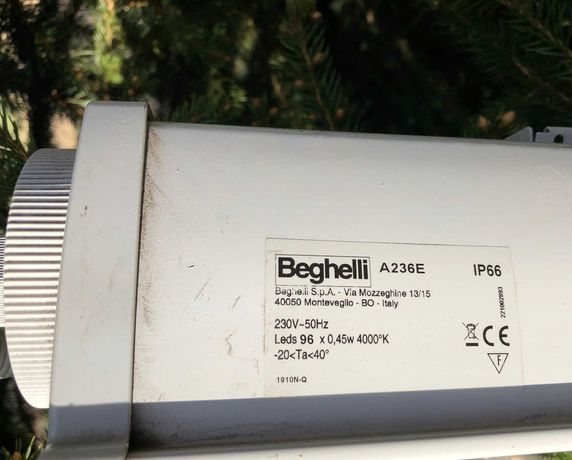 Profesjonalne, przemysłowe hermetyczne lampy LED Beghelli  A236E IP66