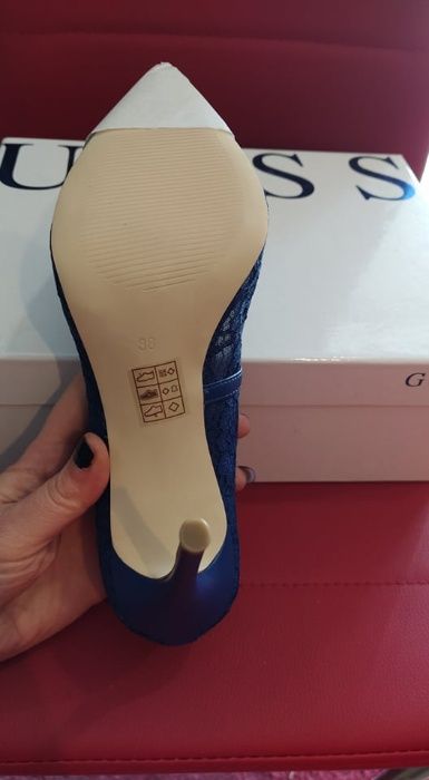 Sapatos Guess novos (Tamanho 38)