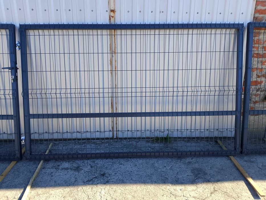 Brama wjazdowa dwuskrzydłowa panelowa 5m plus furtka