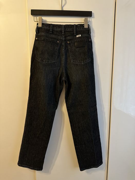 czarne jeansy Wrangler