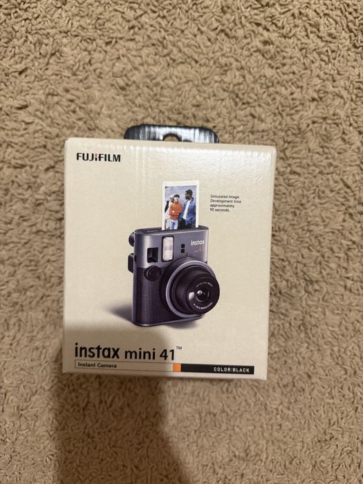 Фотокамера миттєвого друку Fujifilm INSTAX Mini 41