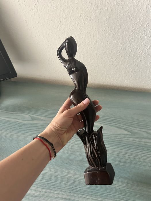 Drewniana figura dekoracyjna