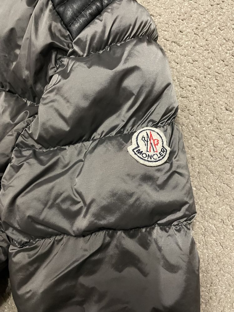 Куртка Moncler оригінал жіноча