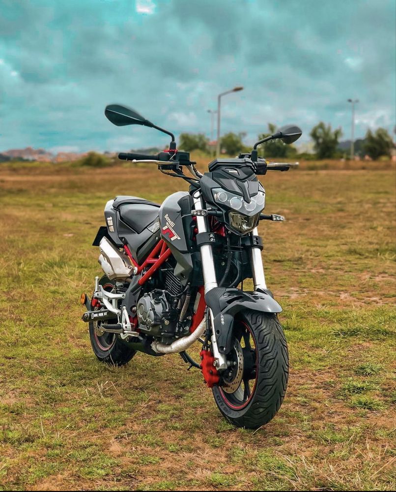 Benelli TNT 125 preta