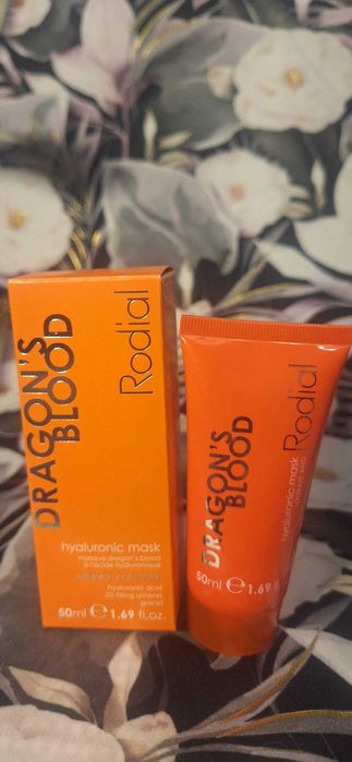 wartość 250zł!  maska do twarzy Rodial Dragon’s Blood Hyaluronic Mask
