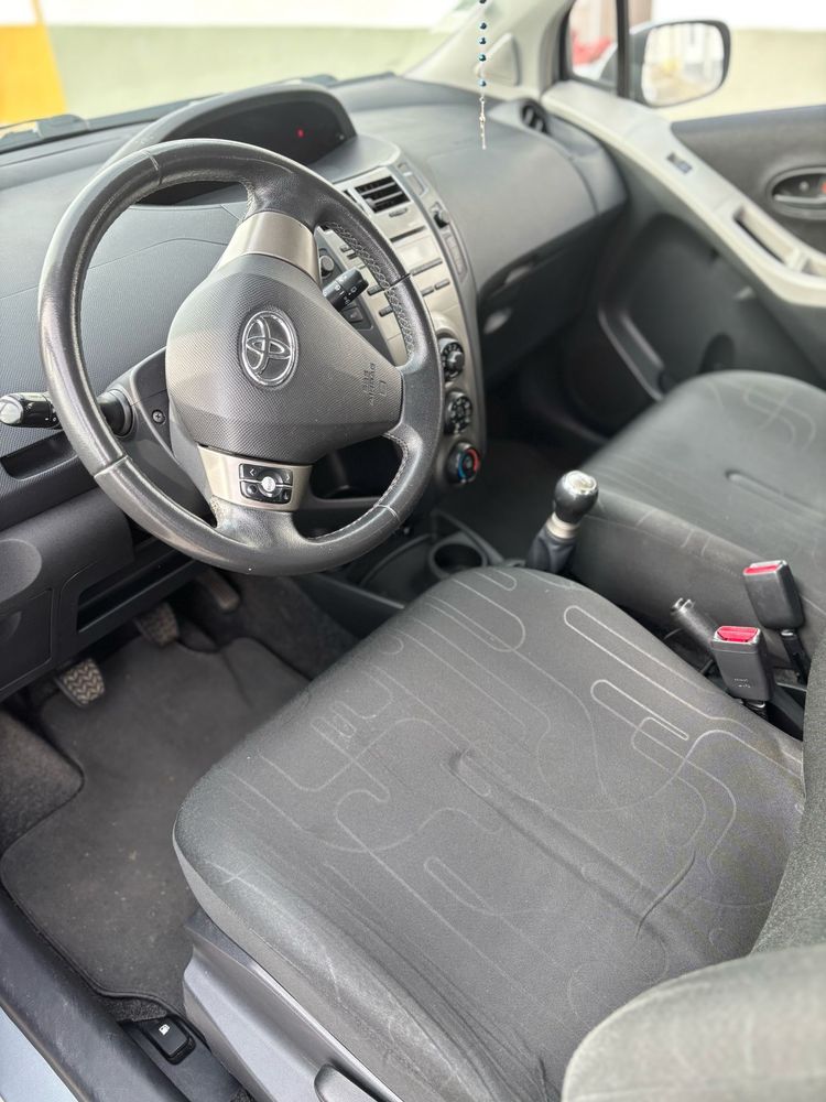 Vende-se Toyota Yaris 1.0