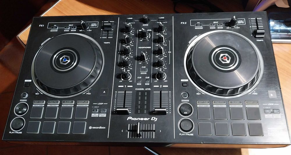 Controladora DJ Pioneer DDJ-RB