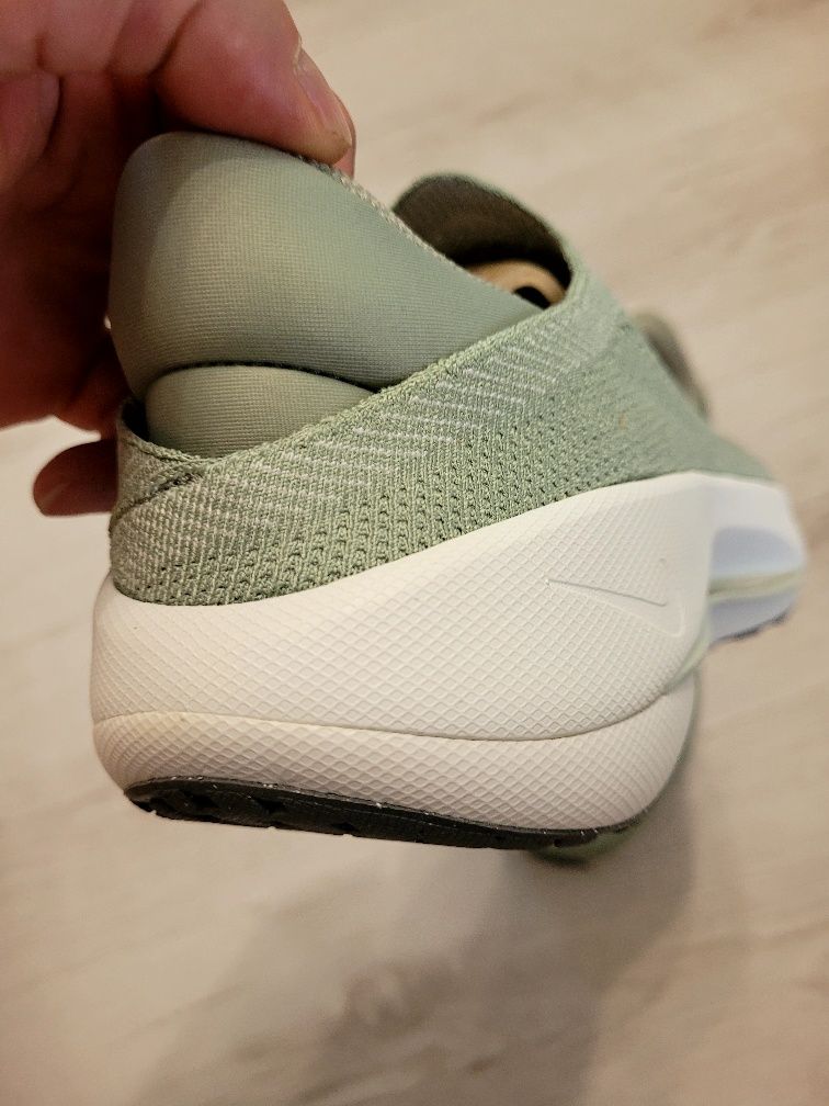 Кроссовки NIKE Reina EasyOn жіночі нові original
