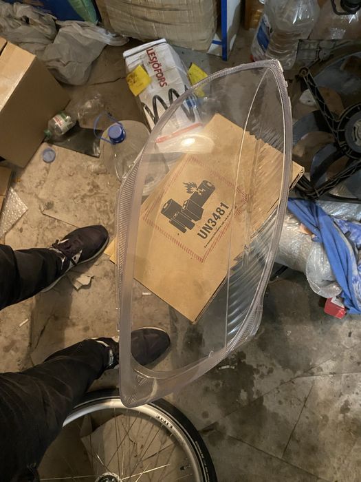 Скло на фари фабія 2