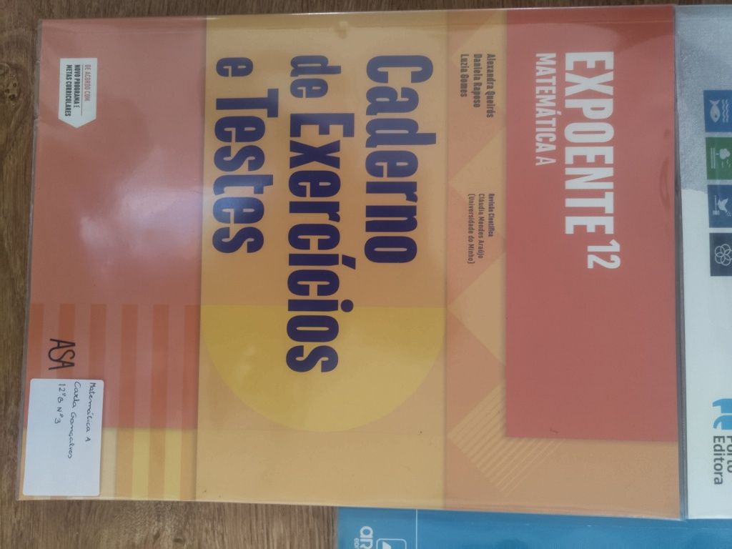 Cadernos de atividades 12º (química/biologia/matemática A)