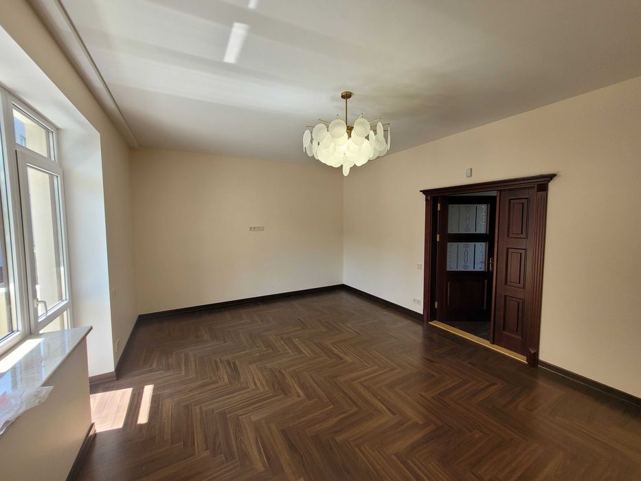 Добротні апартаменти поблизу центру та парку.