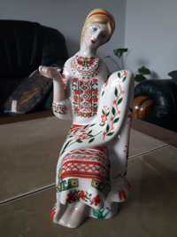 Figurka porcelanowa " Ukraińska hafciarka" Kijów/ Ukraina