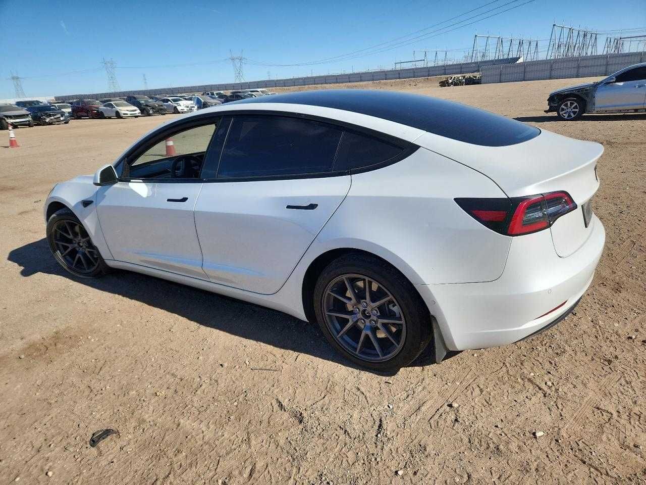 Tesla Model 3 Dual Motor Long Range 2021)
