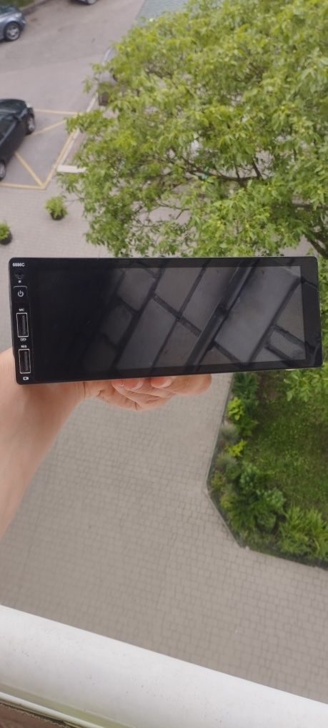 Магнітола з підтримкою Android Auto та Carplay