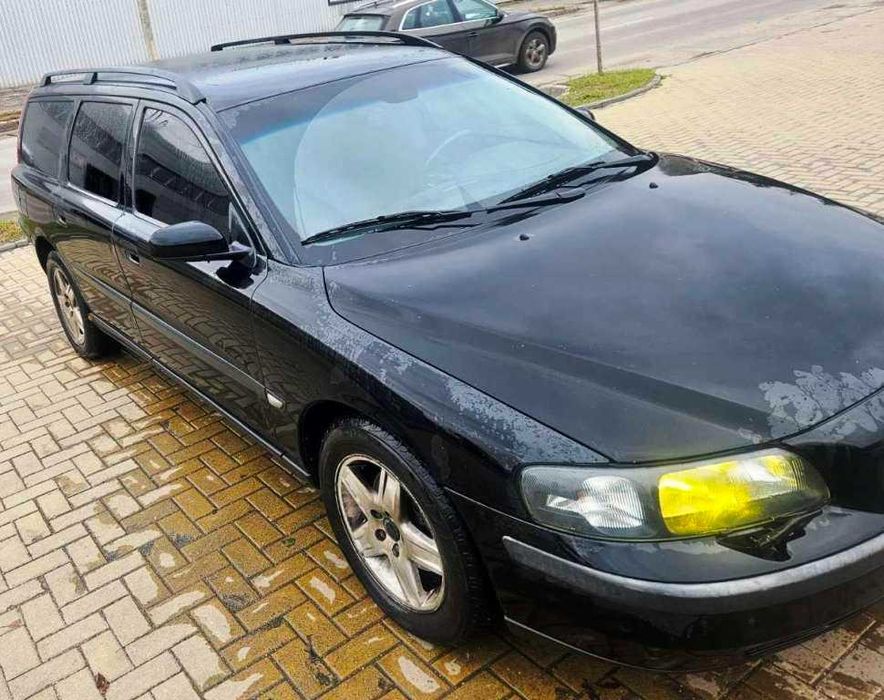 Автомобіль Volvo V 70