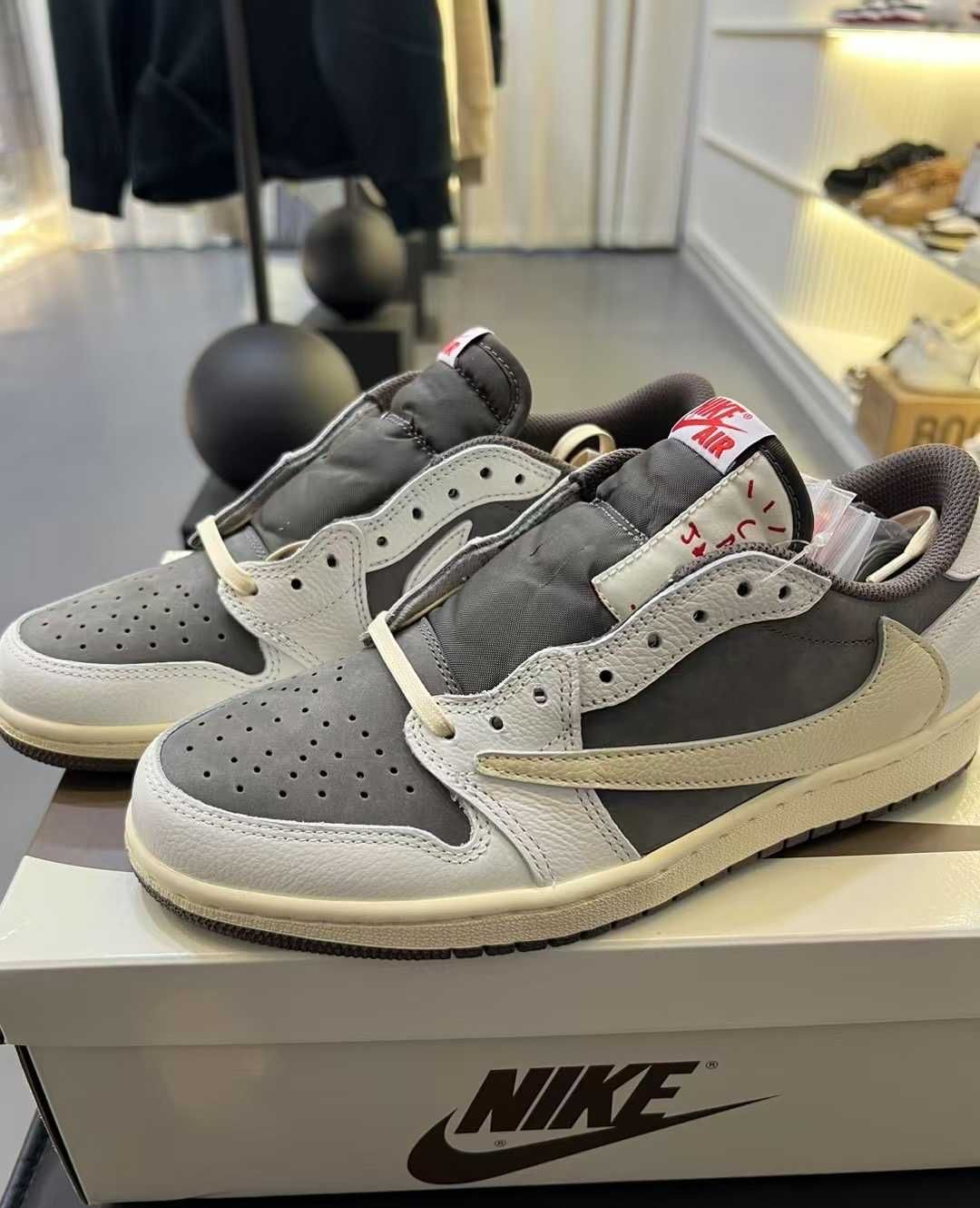Buty Nike Retro Low OG SP r40 / jordan 1 / Reverse / Travis Scott