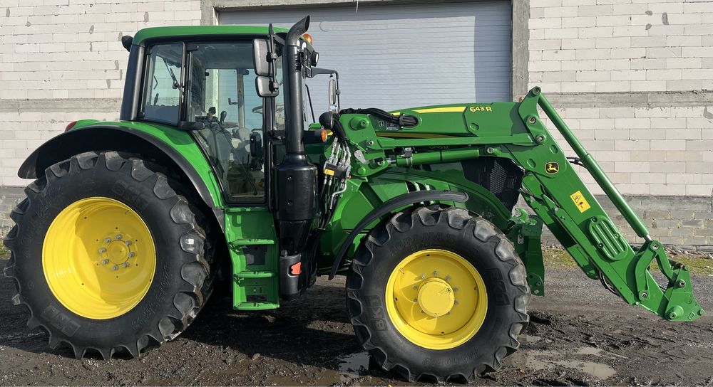 John Deere 6145m z ładowaczem czołowym John Deere 643R