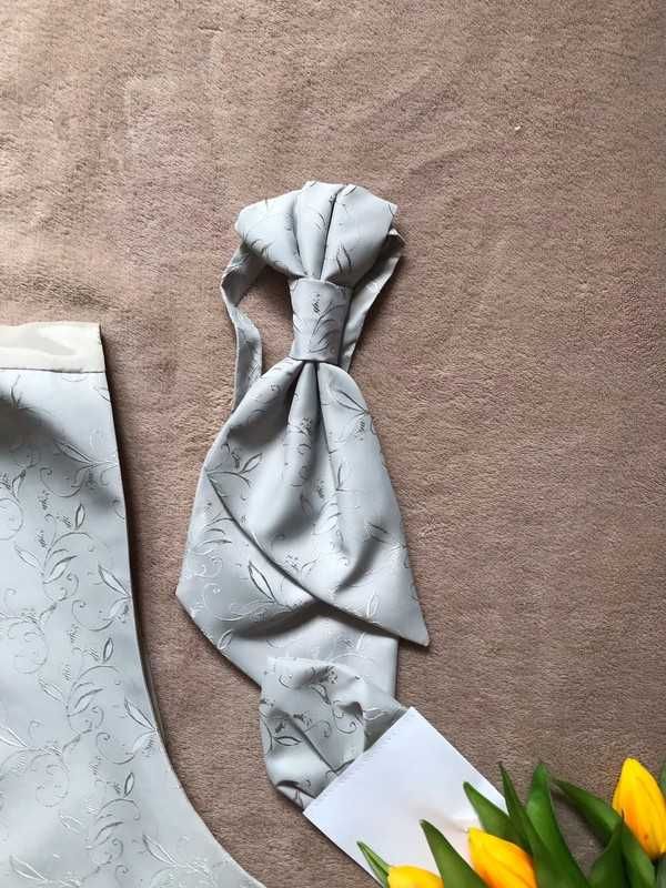 Kamizelka vintage ślubna szaro oliwkowa ozdobna poszetka krawat S