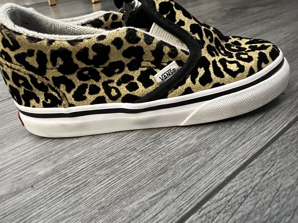 Buty Vans 25 czarny zloty w panterke
