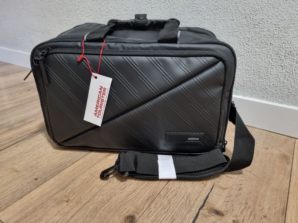 Torba American Tourister z funkcją plecaka do samolotu Ryanair