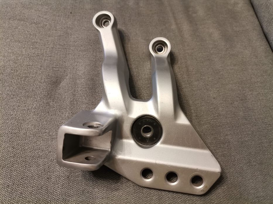 Suzuki DL 1000 rok 2002 set pasażera lewy