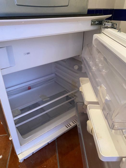 Frigobar com congelador
