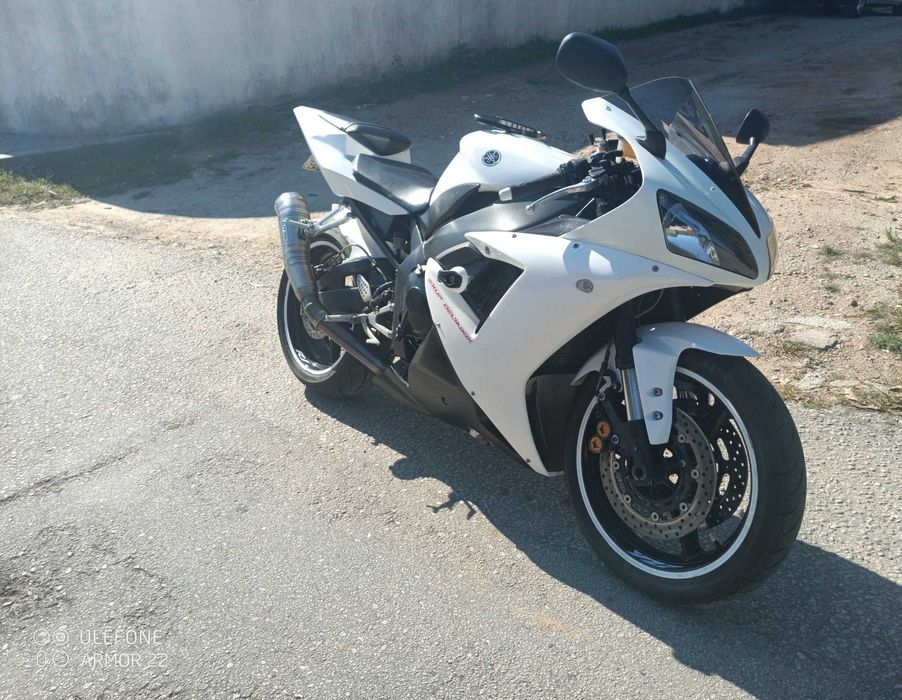 Yamaha YZF R1 como nova