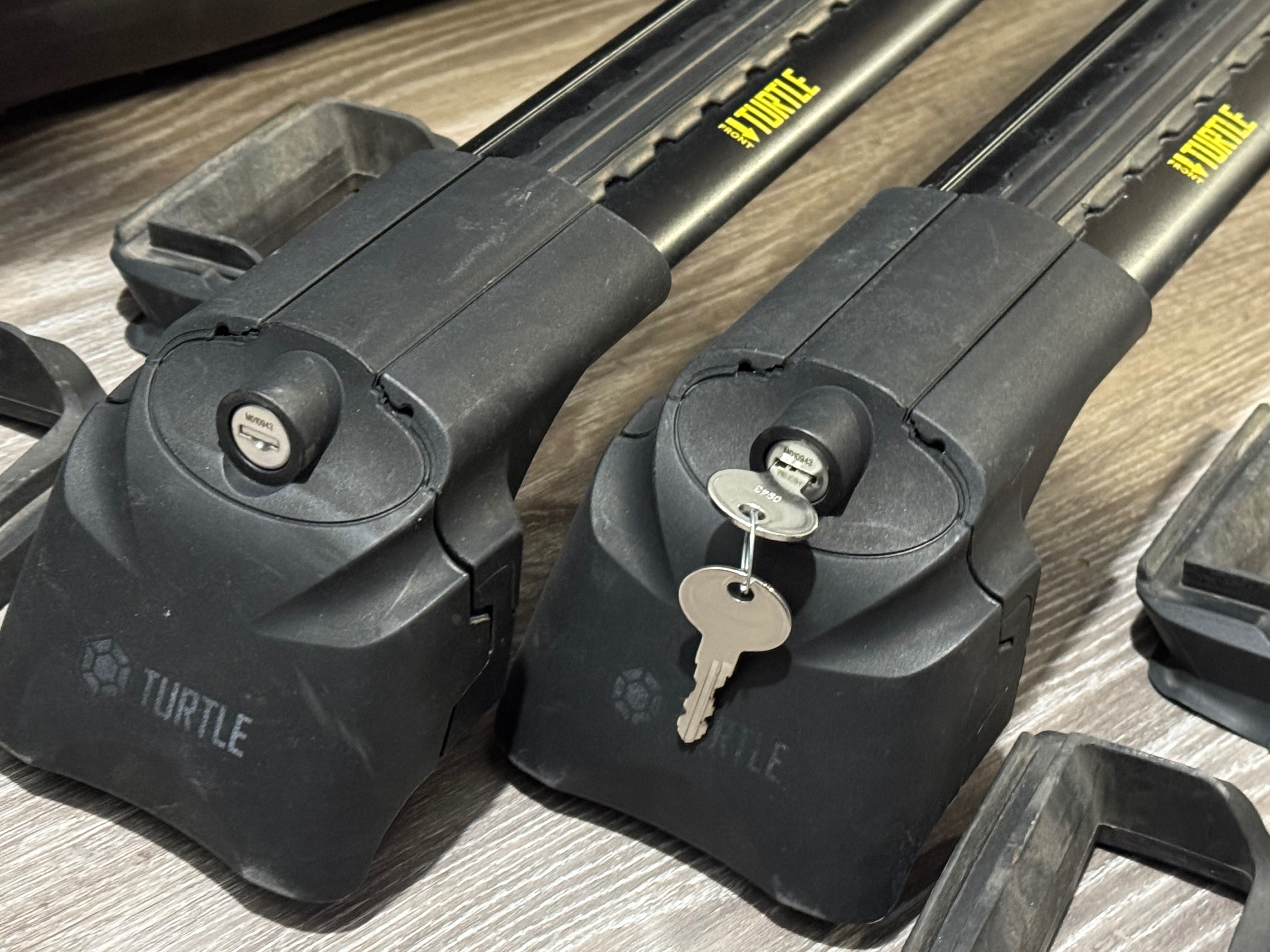 Поперечини в штатні місця Turtle Air 3 Black