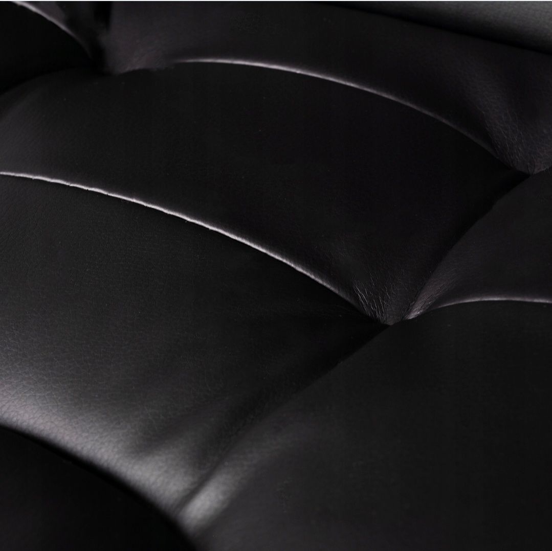 Офісне крісло чорне з підставкою для ніг
