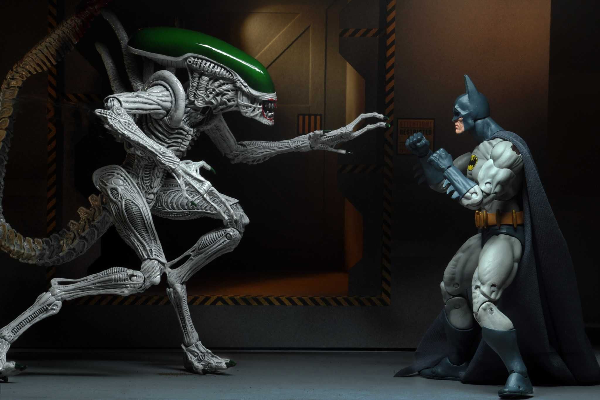 ALIENS Exclusive Batman vs Aliens 2szt. NECA