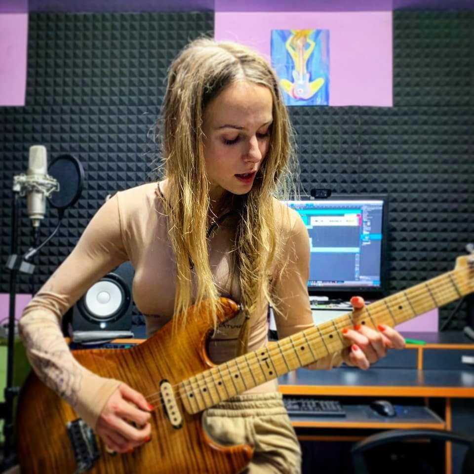 Викладач  Гітари