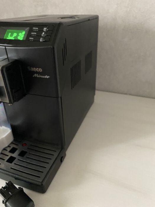 Кавомашина Saeco/Philips Minuto Cappuccino є Вибір