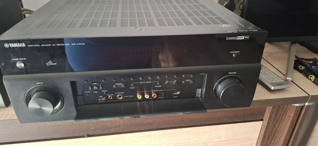 Amplituner RX v 1073