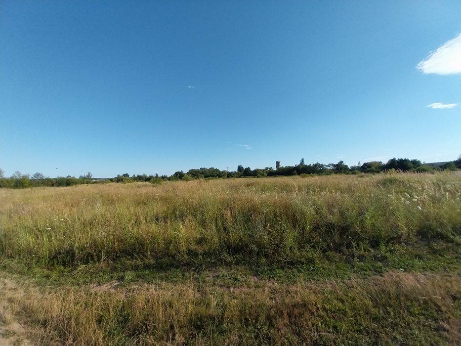 Продаж землі Середнє