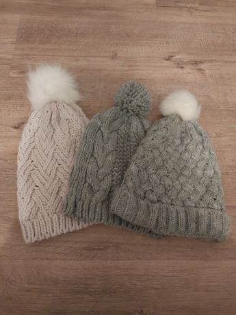 Zimowe czapki z bąblem