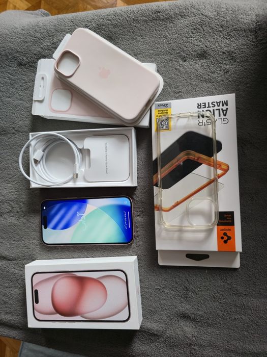 iPhone 15 128 GB różowy - jak NOWY + 2x Etui