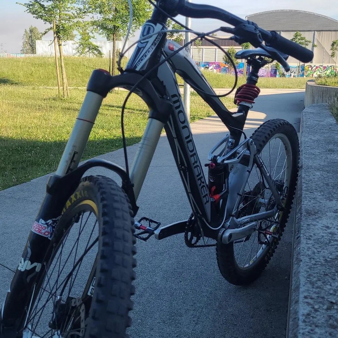 Bicicleta enduro mondraker dune