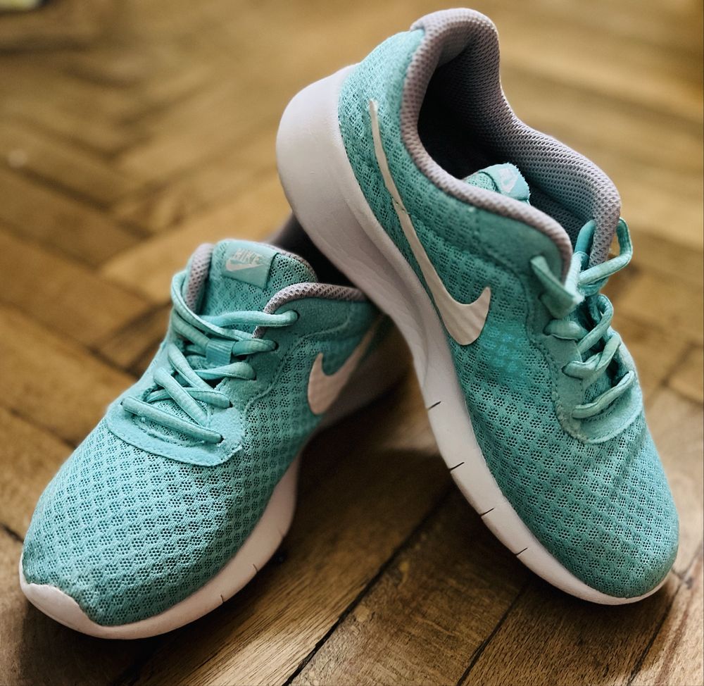 Дитячі кросівки Nike Tanjun 35р (оригінал)