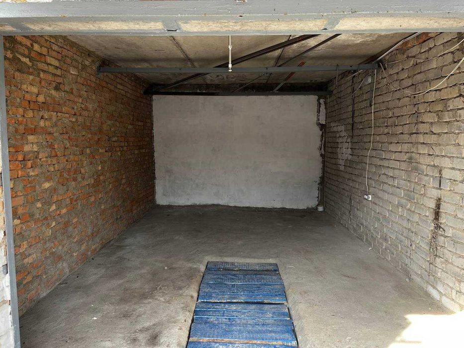 Продаю кам'яний гараж у Київському районі