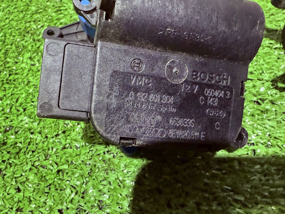Моторчик заслонки пічки Audi A4 B6 7 A6 C6 печки Ауді А6 С6 А4 Б6 7