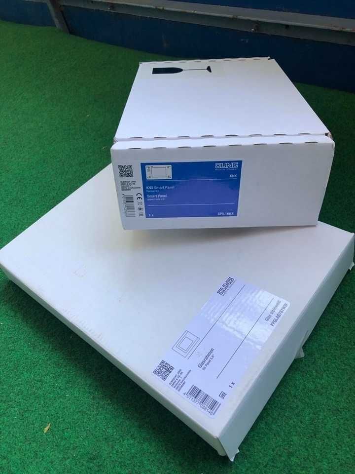 Panel Inteligentny dom JUNG Smart Displays Sp 5.01 knx KNX + RAMKA