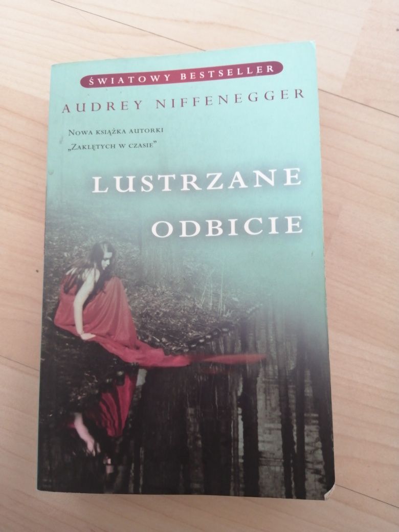 Książka Audrey Niffenegger "Lustrzane odbicie"