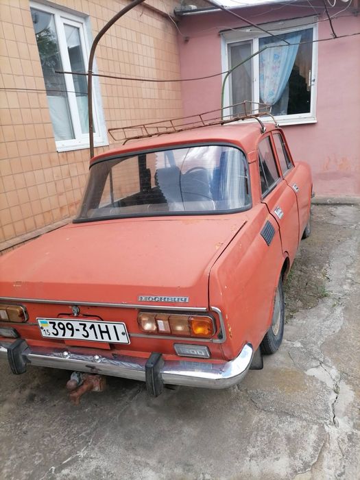 Машина Москвич 2140