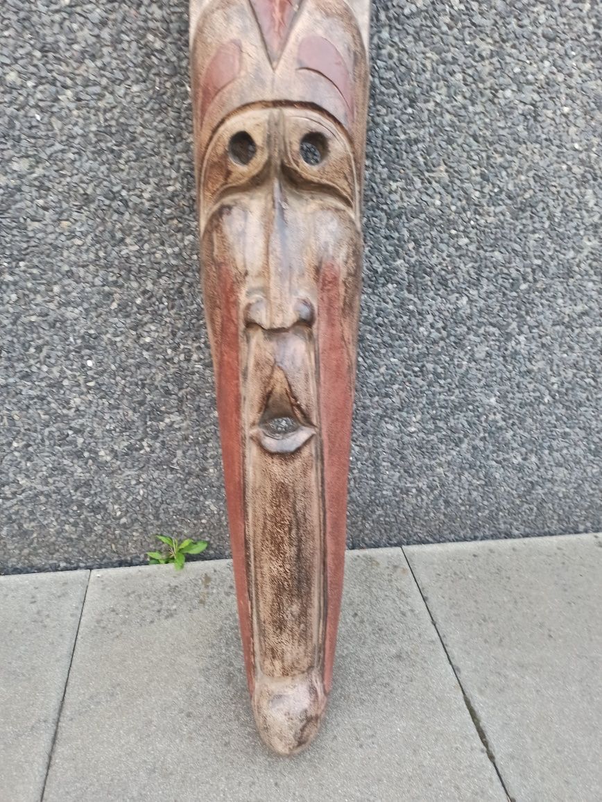 Duża drewniana maska