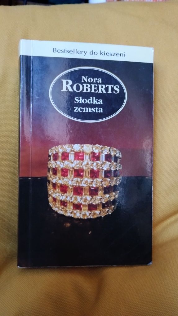 Nora Roberts Słodka zemsta thriller romantyczny