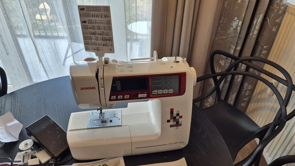 Maszyna JANOME TXL 607