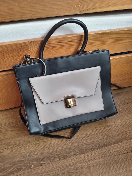 Elegancka duża torebka z dopinaną kopertówką czarno-złoto-beżowe