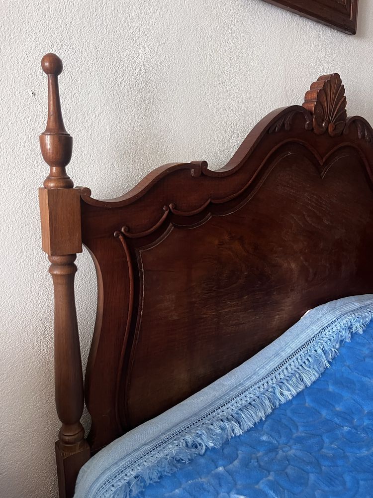 Mobilia de quarto antiga