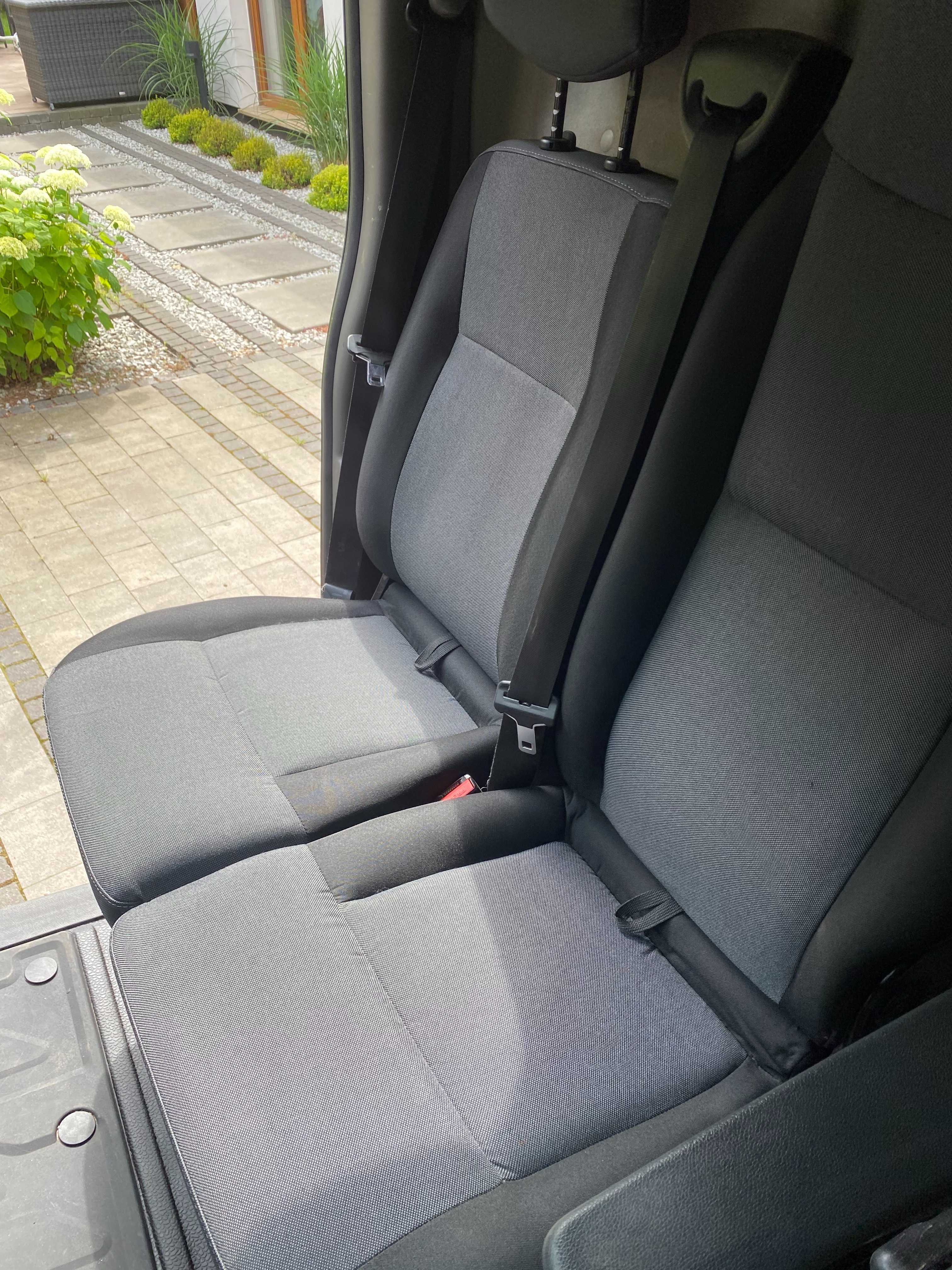 Sprzedam Renault Master furgon FWD Pack Clim 3,5T L3H2 2,3 dci 180 E6.