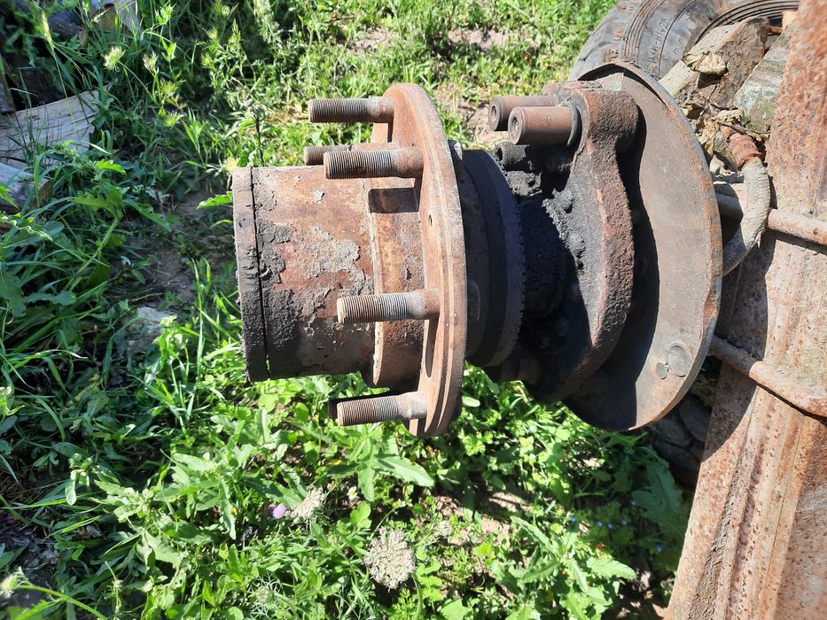 Ступиця Маз 4370 задня, напіввісь.